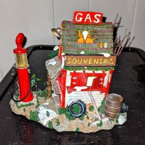 Dept 56 Buck's County Abandoned Gas Pump